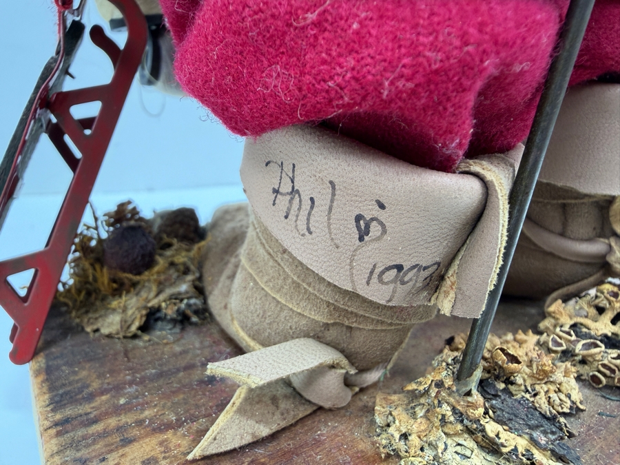 Signed Limited Edition 'Storytellers' By Phyllis Santa Claus Statue Titled 'Zeb' And Numbered 60 Of 150 Dated 1993 17.5'H [Photo 5]