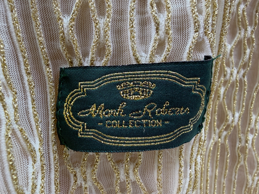 Mark Roberts Santa Claus Statue 24'H (Note That One Finger Is Missing) [Photo 7]