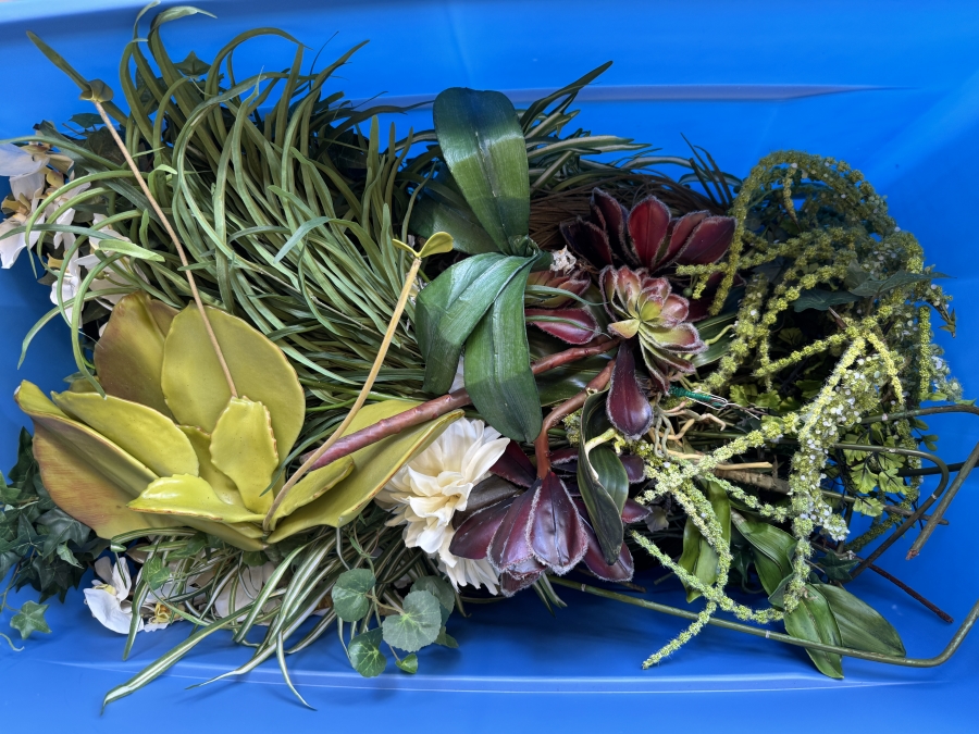 Just Added - Huge Lot Of Christmas Ornaments - See Photos For Individual Bins (RSF) [Photo 18]