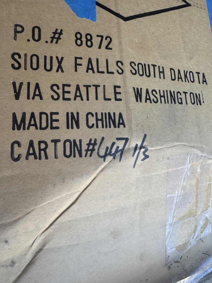 Just Added - Fraser Fir 12' 1300 Lite Christmas Tree In Three Boxes Retails $2,400 [Photo 3]