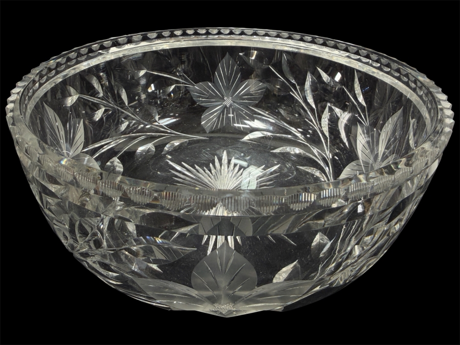 Vintage Signed Hawkes American Brilliant Period Cut Crystal Bowl Featuring A Detailed Floral Pattern 9W X 3.5H