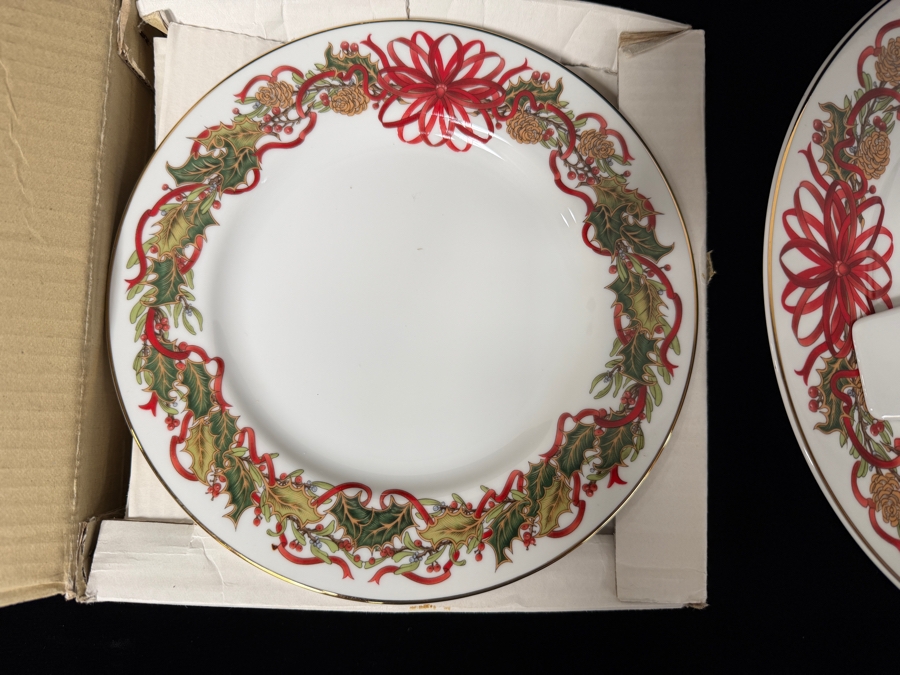 Andrea By Sadek 1994 'Christmas Garland' Porcelain Tableware Collection Featuring A 10.5-Inch Cake Plate With Matching Server And A Set Of Four 10-Ounce Gold-Trimmed Mugs [Photo 4]