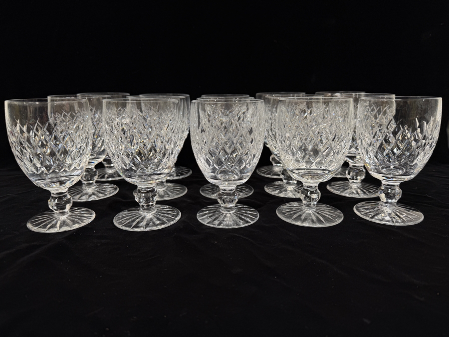 (15) Waterford Crystal Boyne Cut Foot Water Goblets With Authentic Star Cut Base 5.25'H [Photo 3]