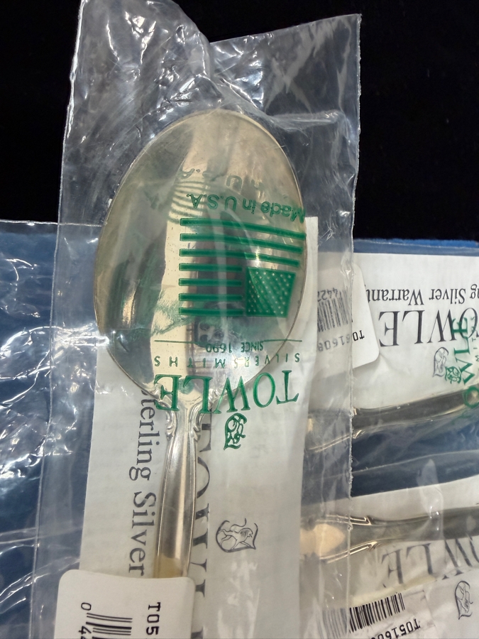 Like New Towle Sterling Silver Flatware Service For 12 With Serving Pieces - Sterling Silver Handled Knives Weigh 947.3g / Sterling Silver Flatware Weighs 2,023.3g [$4,417 Silver Melt Value Not Including Knives] [Photo 11]