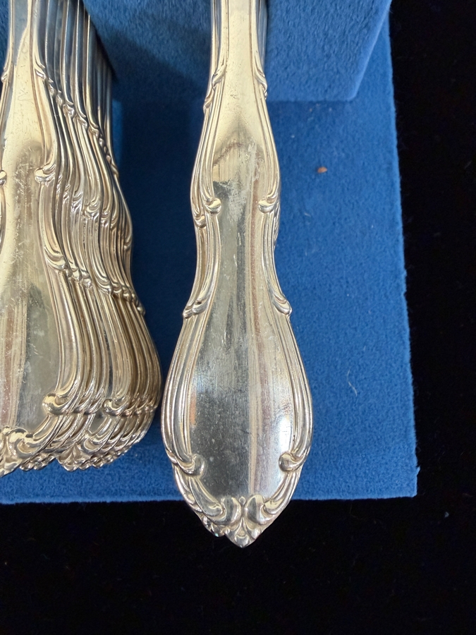 Like New Towle Sterling Silver Flatware Service For 12 With Serving Pieces - Sterling Silver Handled Knives Weigh 947.3g / Sterling Silver Flatware Weighs 2,023.3g [$4,417 Silver Melt Value Not Including Knives] [Photo 4]