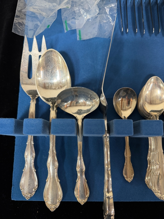 Like New Towle Sterling Silver Flatware Service For 12 With Serving Pieces - Sterling Silver Handled Knives Weigh 947.3g / Sterling Silver Flatware Weighs 2,023.3g [$4,417 Silver Melt Value Not Including Knives] [Photo 5]