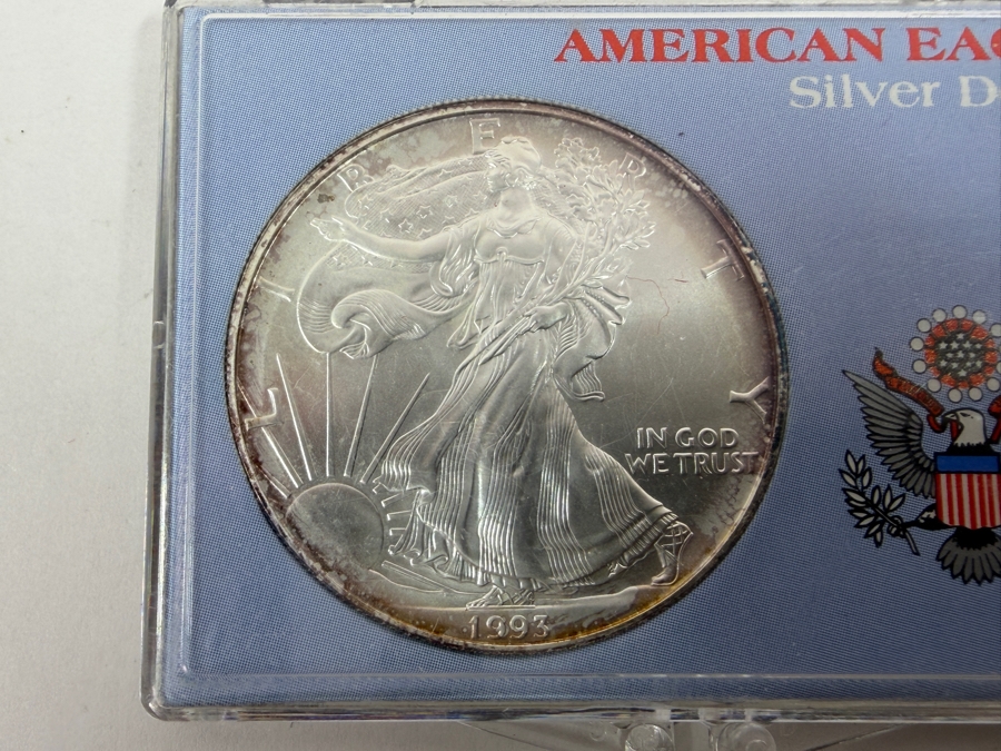 Uncirculated 1993 American Silver Eagle Coin [Photo 2]