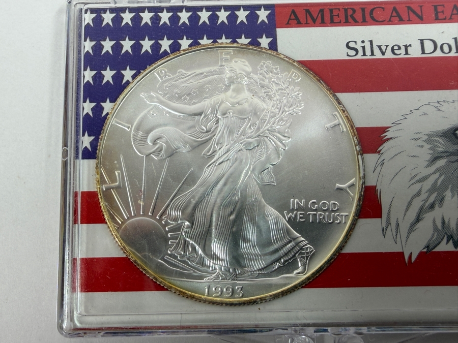 Uncirculated 1993 American Silver Eagle Coin [Photo 2]
