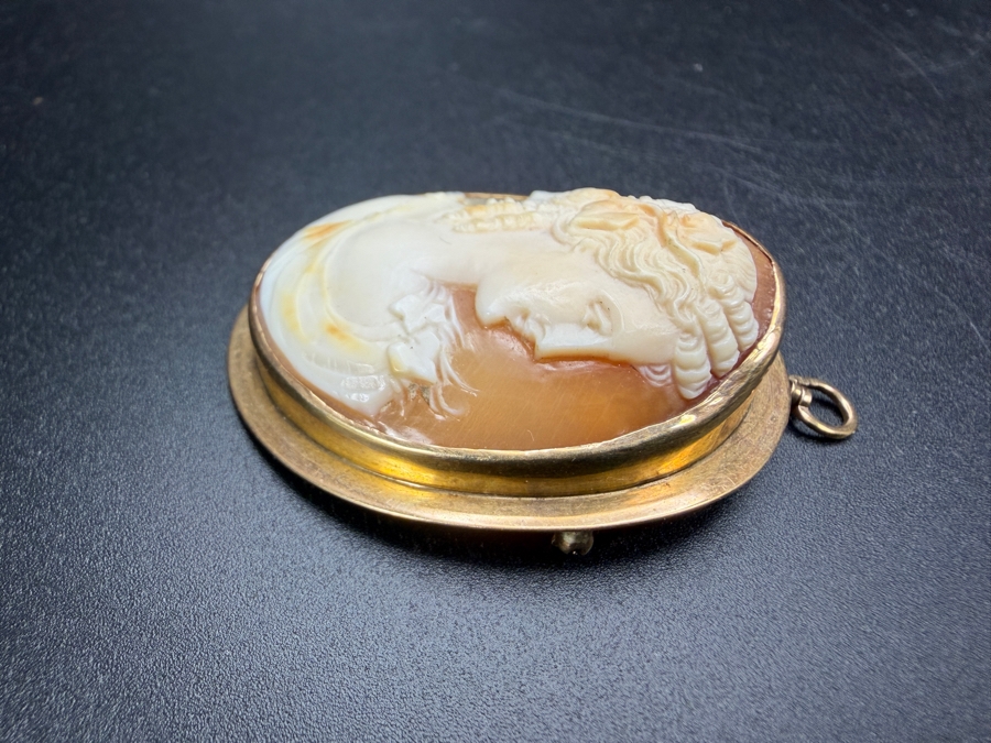 Vintage Carved Shell Cameo Portrait Pendant Framed In A 14k Gold Bezel 11.2g [Photo 4]