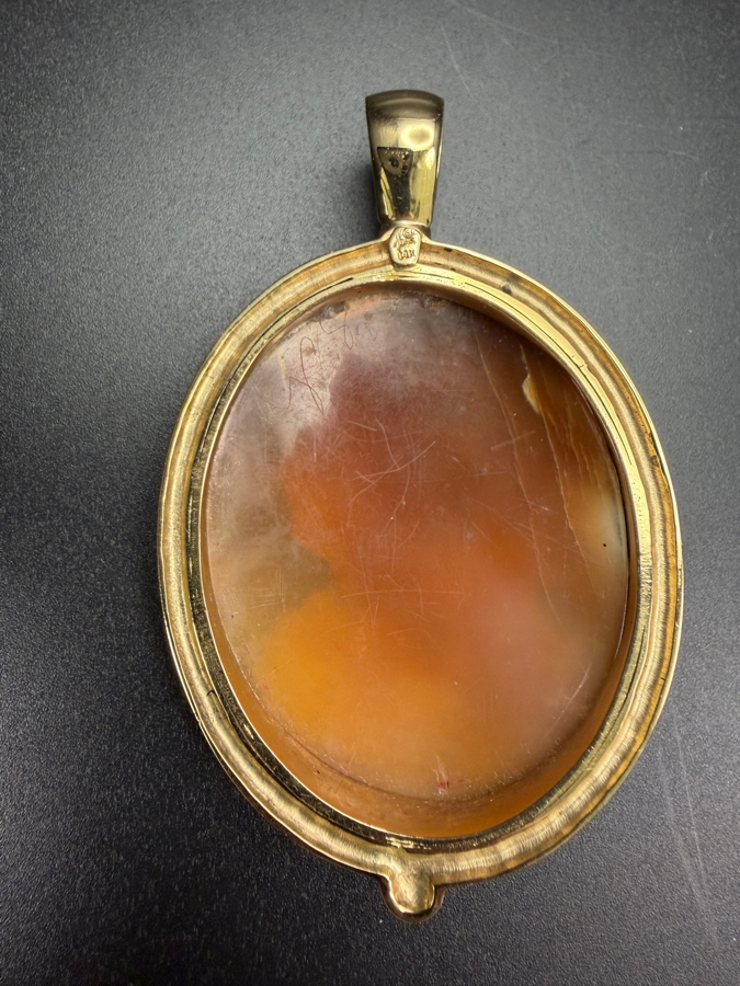 Signed Linda Joslin Large Vintage Carved Shell Cameo Portrait Pendant Framed In A 14k Gold Bezel 31.2g (Heavy Gold Piece - Subtract a Bit For The Shell Weight) [Photo 4]