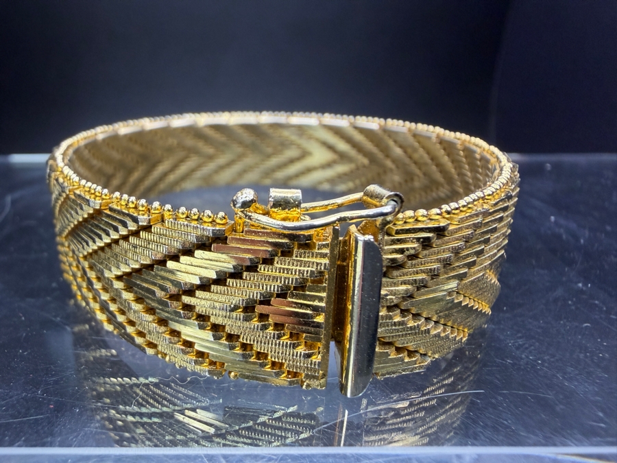 18k Gold Heavy Swiss Chevron Pattern Bracelet Featuring Hallmarks 7.5'L 46.4g [$5,359 Gold Melt Value] [Photo 5]