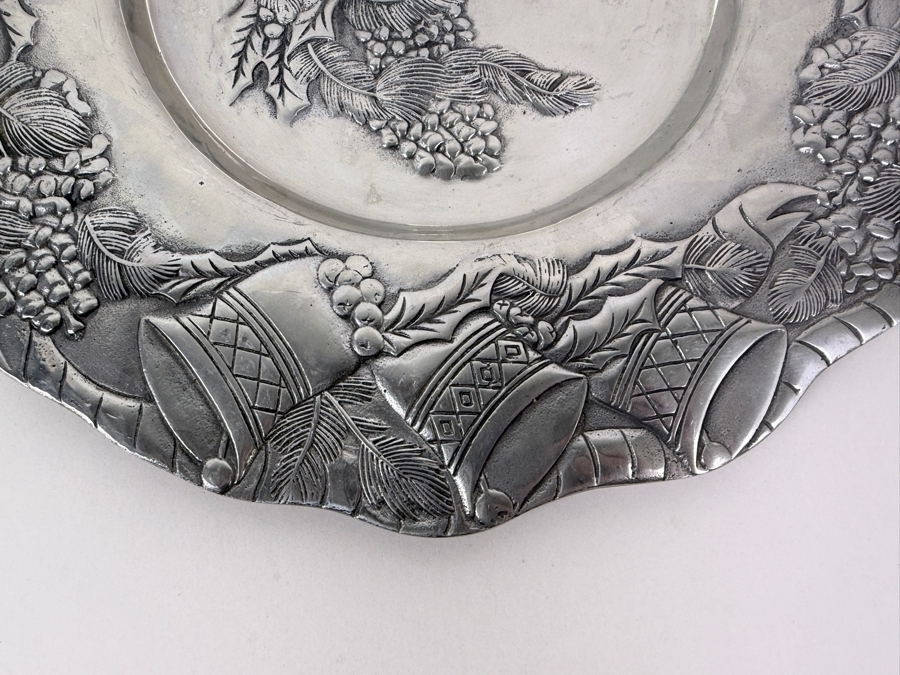 Vintage Arthur Court Aluminum Platter With Festive Holiday Designs 13.75'W [Photo 4]