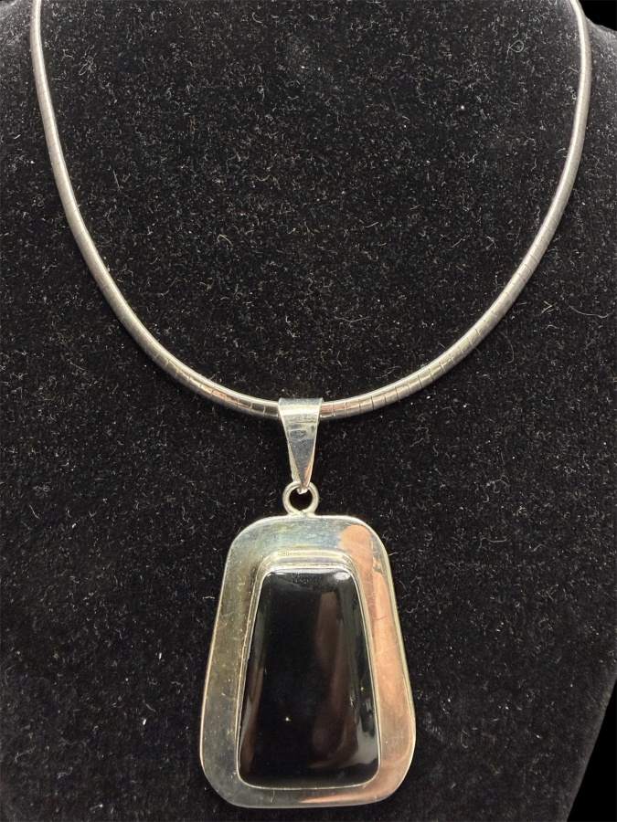 Sterling Silver Black Onyx Pendant With Sterling Silver Italian 16' Necklace 33.8g [Photo 9]