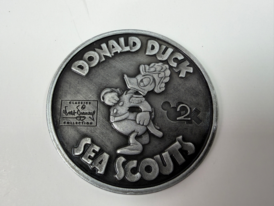 Walt Disney Classics Collection 'Millennium Mickey: On Top Of The World' From Walt Disney's Thru The Mirror Figurine With Trading Pin, Medallion And Original Box 5'H [Photo 7]