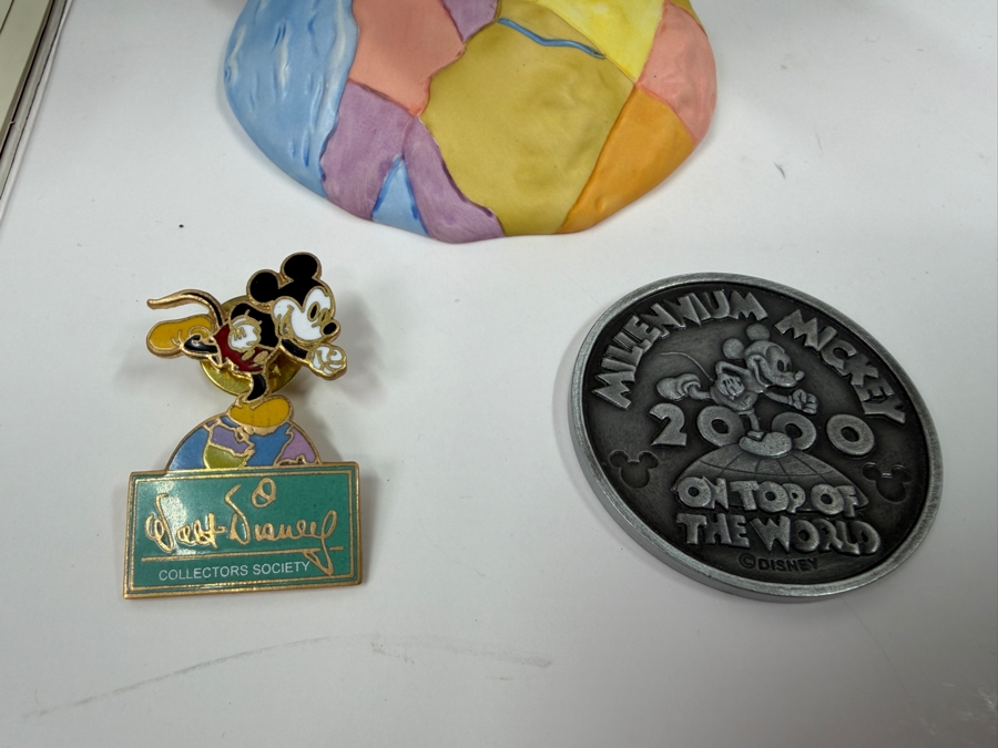 Walt Disney Classics Collection 'Millennium Mickey: On Top Of The World' From Walt Disney's Thru The Mirror Figurine With Trading Pin, Medallion And Original Box 5'H [Photo 5]