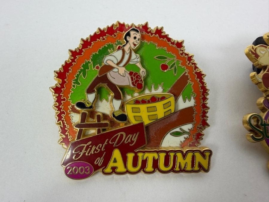 Just Added - Disney Limited Edition Pins: 2003 First Day Of Autumn Johnny Appleseed, 2006 St. Patrick's Day Chip And Dale, 2005 Groundhog Day Chip And Dale, And 2002 Armed Forces Day We Salute You Enamel Pin Collection [Photo 5]