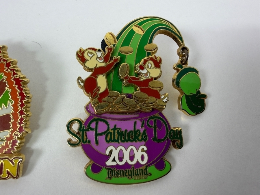 Just Added - Disney Limited Edition Pins: 2003 First Day Of Autumn Johnny Appleseed, 2006 St. Patrick's Day Chip And Dale, 2005 Groundhog Day Chip And Dale, And 2002 Armed Forces Day We Salute You Enamel Pin Collection [Photo 4]