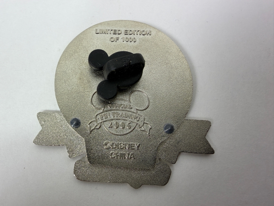 Just Added - Disneyland Resort 2004 Olympics Mickey And Donald Relay Limited Edition 0495 Of 2004 And July 4th 2006 Mickey Mouse Limited Edition 1000 Enamel Pin Collection [Photo 4]