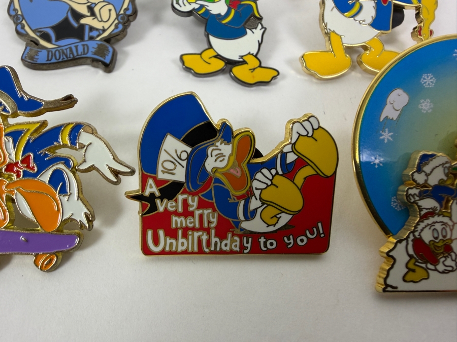 Disney Pins: 2017 Halloween Hidden Mickey Donald, Christmas With Presents, Goofin' Around Googly Eyes, Spain Sedesma Skateboard, 2004 Cast Lanyard Unbirthday, And 2005 Snowball Fight Spinner Enamel Pin Set [Photo 5]