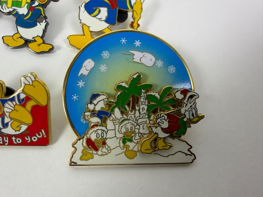 Disney Pins: 2017 Halloween Hidden Mickey Donald, Christmas With Presents, Goofin' Around Googly Eyes, Spain Sedesma Skateboard, 2004 Cast Lanyard Unbirthday, And 2005 Snowball Fight Spinner Enamel Pin Set [Photo 4]