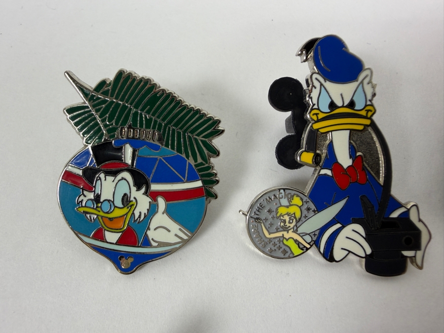 Just Added - Disney Pins: 2017 Shanghai Disney Halloween Donald, 2004 Disneyland Cast Lanyard Unbirthday Donald, 2005 Goofin' Around Googly Eyes Donald, And 2005 Snowball Fight Spinner Donald Enamel Pin Set [Photo 5]