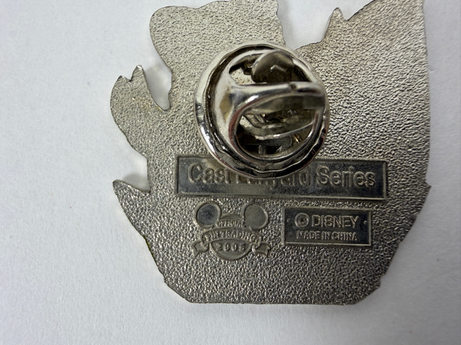 Just Added - Disney Limited Edition Pins: 2001 Artist Choice Sandwich Snatchers, 2004 USA Olympics Donald And Daisy, 2007 Hidden Mickey All-American Donald, 2001 Japanese Disney Store Cello Donald, And 2005 Butterfly Catcher Enamel Pin Set [Photo 11]