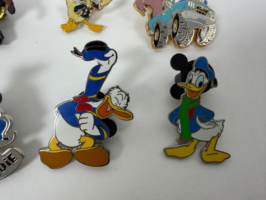 Just Added - Disney Pins: 2005 Disneyland Resort All Roads Lead to the Happiest Homecoming Donald & Friends, 2006 Halloween Wizard Donald, Missed Birdie Golfing, And Various Vintage Donald Duck Enamel Pin Collection
 [Photo 3]