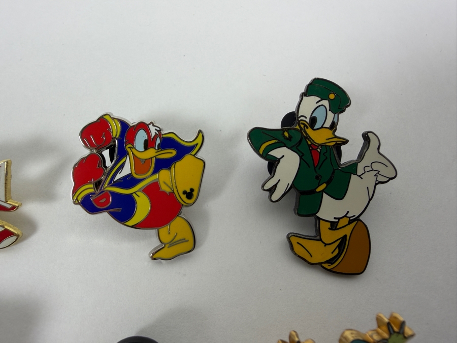 Just Added - Disney Pins: 2005 Disneyland Resort All Roads Lead to the Happiest Homecoming Donald & Friends, 2006 Halloween Wizard Donald, Missed Birdie Golfing, And Various Vintage Donald Duck Enamel Pin Collection
 [Photo 7]