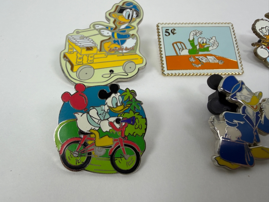 Just Added - Disney Pins: 2004 Vintage Toy Donald Pull Toy LE 100, 2004 Postage Stamp Donald, 2009 Haunted Mansion Phineas Donald, 2006 Independence Day Star LE 2500, And Various Donald Duck Adventure Enamel Pin Collection [Photo 5]