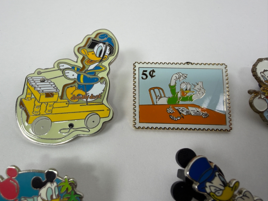 Just Added - Disney Pins: 2004 Vintage Toy Donald Pull Toy LE 100, 2004 Postage Stamp Donald, 2009 Haunted Mansion Phineas Donald, 2006 Independence Day Star LE 2500, And Various Donald Duck Adventure Enamel Pin Collection [Photo 6]