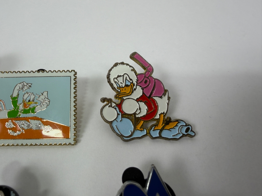 Just Added - Disney Pins: 2004 Vintage Toy Donald Pull Toy LE 100, 2004 Postage Stamp Donald, 2009 Haunted Mansion Phineas Donald, 2006 Independence Day Star LE 2500, And Various Donald Duck Adventure Enamel Pin Collection [Photo 7]