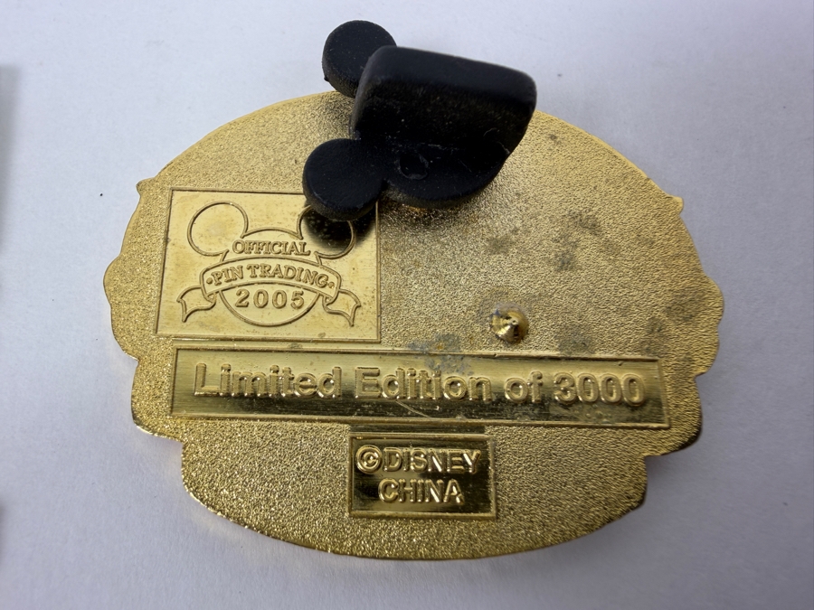 Just Added - Disney Pins: 2003 Magic Kingdom 4th Of July LE 2000, 2005 WDW Independence Day LE 3000, 2001 DCA Grizzly Peak 4th Of July LE 2400, And 2008 DLR Daisy Duck Statue Of Liberty LE 500 Enamel Pin Set [Photo 10]