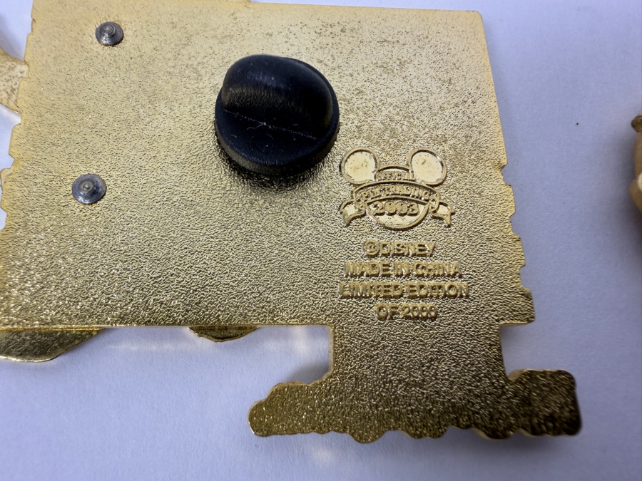 Just Added - Disney Pins: 2003 Magic Kingdom 4th Of July LE 2000, 2005 WDW Independence Day LE 3000, 2001 DCA Grizzly Peak 4th Of July LE 2400, And 2008 DLR Daisy Duck Statue Of Liberty LE 500 Enamel Pin Set [Photo 9]