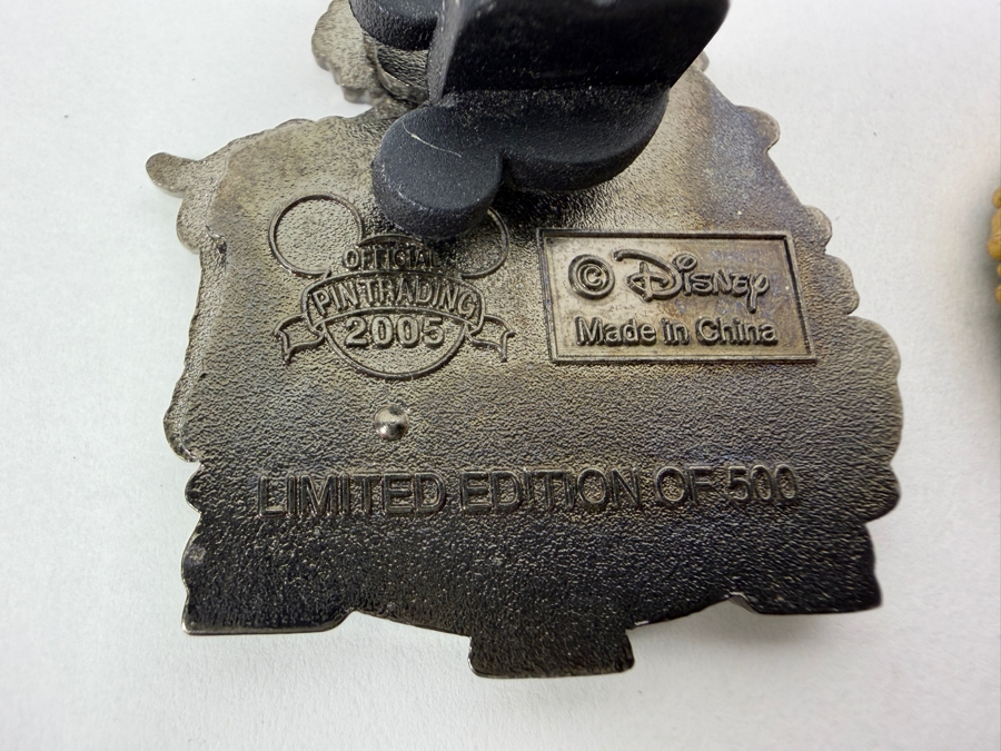 Just Added - Disneyland Resort 2004 April Fool’s Day Donald Duck LE 2000, 2002 Halloween Donald Ghost LE 2000, 2006 St. Patrick’s Day Scrooge McDuck LE 1000, And 2007 St. Patrick’s Day Donald Duck Fiddle LE 750 Enamel Pin Collection [Photo 8]