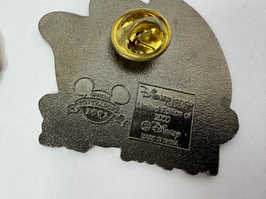 Just Added - Disneyland Resort 2004 April Fool’s Day Donald Duck LE 2000, 2002 Halloween Donald Ghost LE 2000, 2006 St. Patrick’s Day Scrooge McDuck LE 1000, And 2007 St. Patrick’s Day Donald Duck Fiddle LE 750 Enamel Pin Collection [Photo 10]