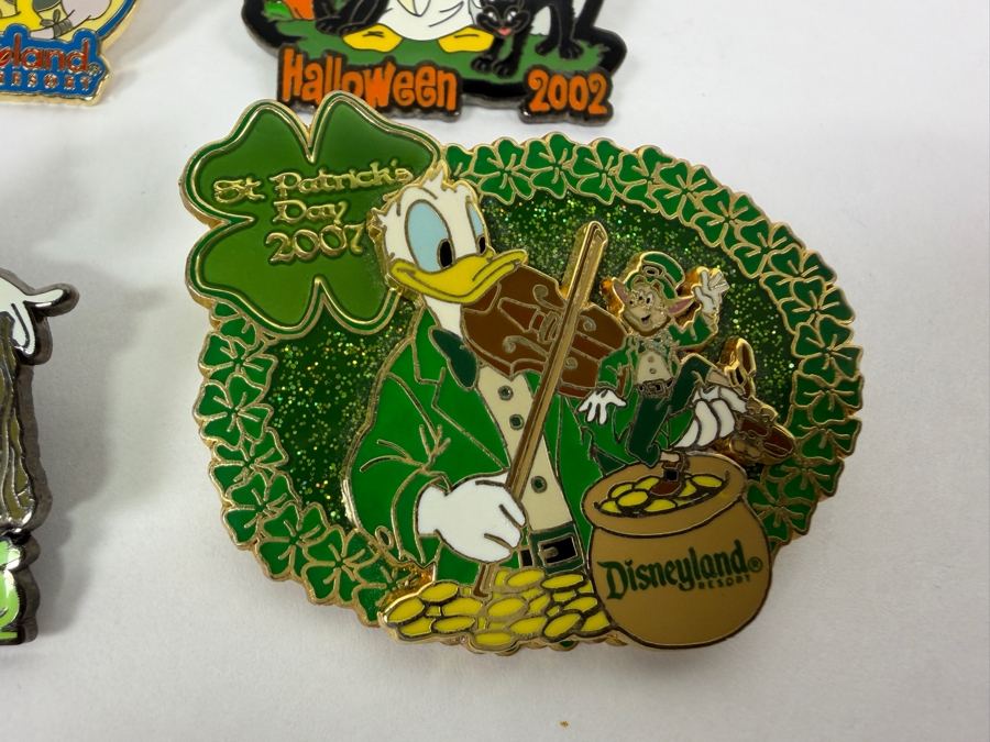 Just Added - Disneyland Resort 2004 April Fool’s Day Donald Duck LE 2000, 2002 Halloween Donald Ghost LE 2000, 2006 St. Patrick’s Day Scrooge McDuck LE 1000, And 2007 St. Patrick’s Day Donald Duck Fiddle LE 750 Enamel Pin Collection [Photo 2]