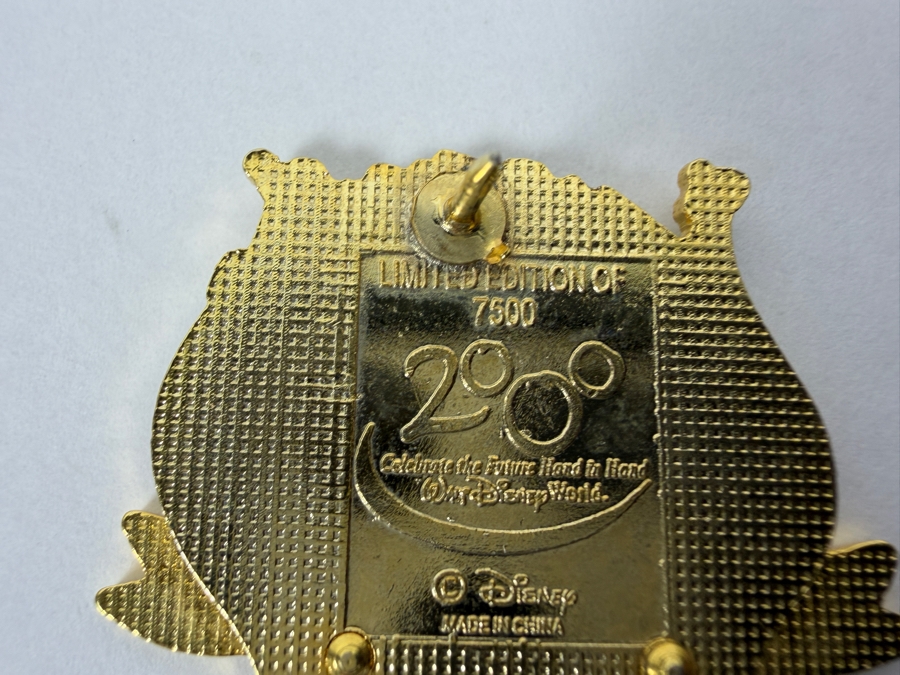 Just Added - Disney Limited Edition Pins: 2021 Letters To Santa Donald & Nephews LE 4000, 2001 Disneyland Summer Jet Ski Donald LE 3600, 2000 Animal Kingdom 4th Of July Donald, And 2002 All-American Picnic Donald LE 2500 Collection
 [Photo 9]