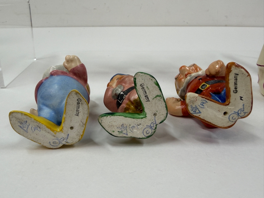 Just Added - Vintage 1950s Goebel Germany Walt Disney Snow White And The Seven Dwarfs Porcelain Figurine Collection Featuring Sneezy, Bashful, Sleepy, Dopey, Happy, Grumpy, And Doc With Original Foil Labels 3'H - 6'H [Photo 14]