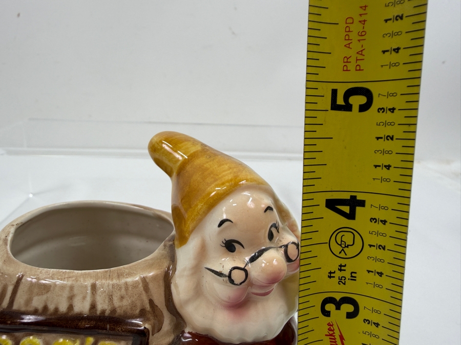 Just Added - Vintage 1960s Enesco Walt Disney Productions Snow White Doc’s Storage Barrel Ceramic Crayon Sharpener And Holder Made In Japan 4.5'H [Photo 7]