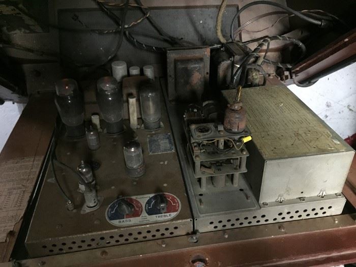 1954 Seeburg Jukebox - Working - One Of The Most Sought-After 50’s Jukeboxes - 100 Selections - Estimate is $7,000 Fully Restored [Photo 26]