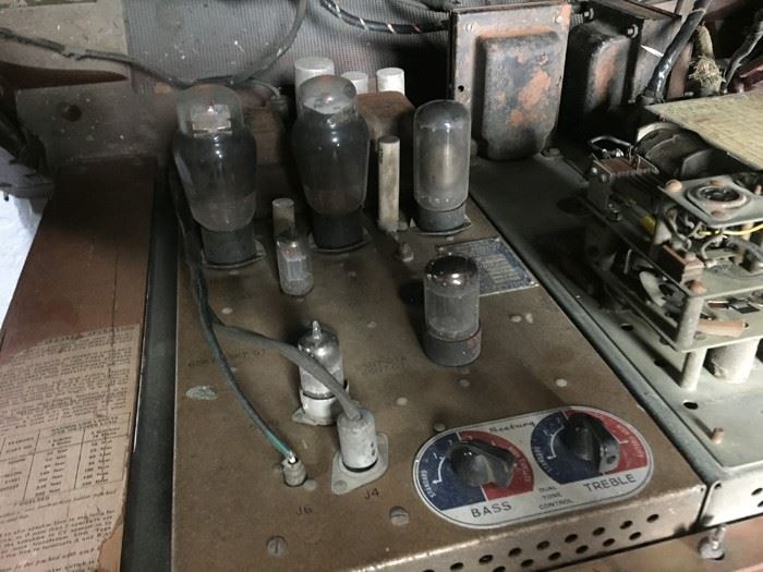 1954 Seeburg Jukebox - Working - One Of The Most Sought-After 50’s Jukeboxes - 100 Selections - Estimate is $7,000 Fully Restored [Photo 27]