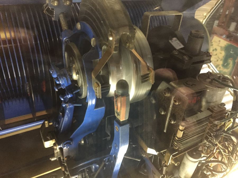 1954 Seeburg Jukebox - Working - One Of The Most Sought-After 50’s Jukeboxes - 100 Selections - Estimate is $7,000 Fully Restored [Photo 35]