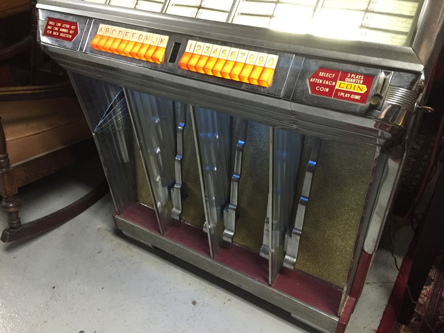 1954 Seeburg Jukebox - Working - One Of The Most Sought-After 50’s Jukeboxes - 100 Selections - Estimate is $7,000 Fully Restored [Photo 3]