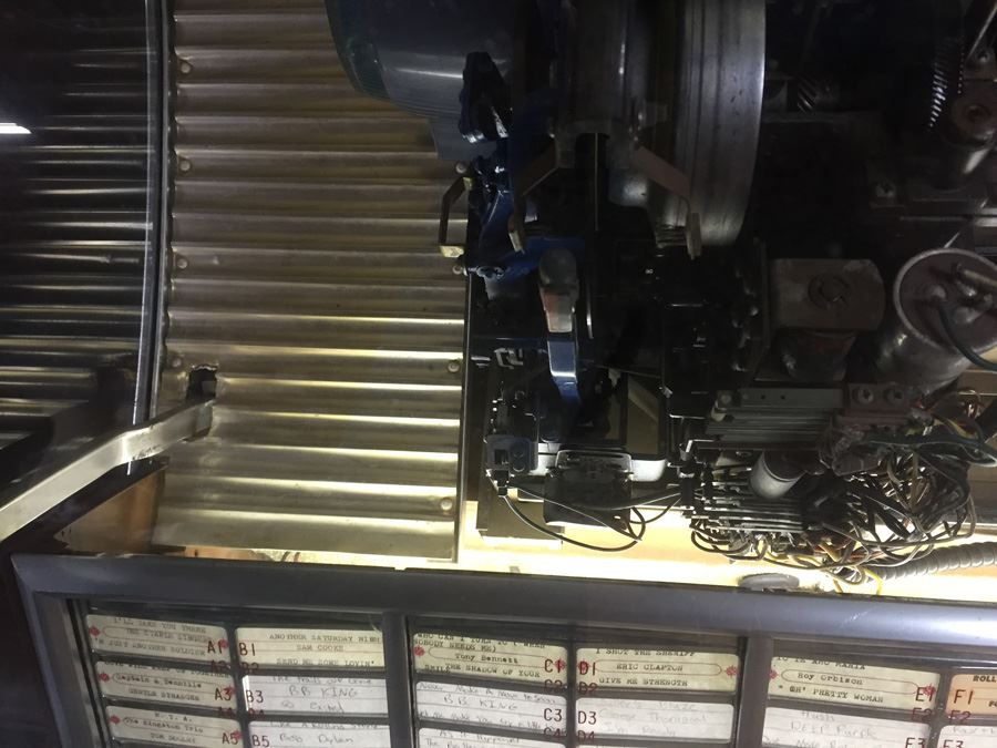 1954 Seeburg Jukebox - Working - One Of The Most Sought-After 50’s Jukeboxes - 100 Selections - Estimate is $7,000 Fully Restored [Photo 38]