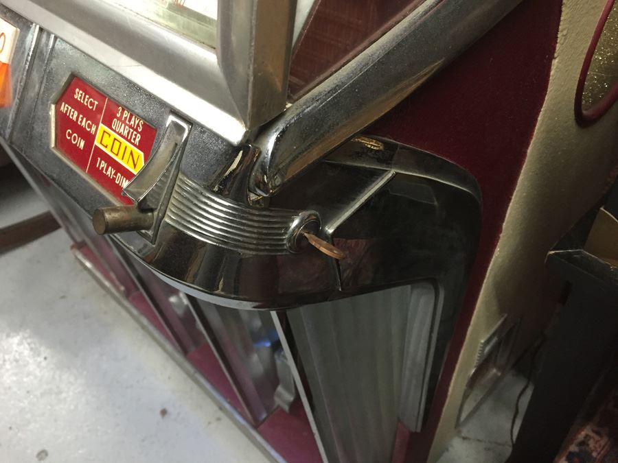 1954 Seeburg Jukebox - Working - One Of The Most Sought-After 50’s Jukeboxes - 100 Selections - Estimate is $7,000 Fully Restored [Photo 8]