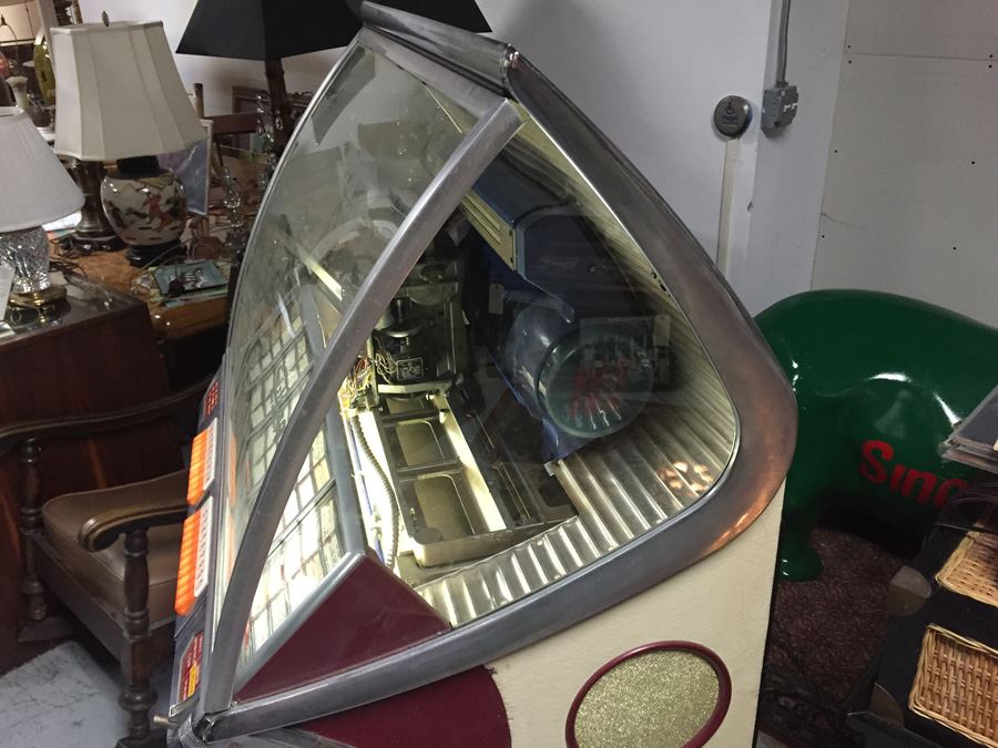 1954 Seeburg Jukebox - Working - One Of The Most Sought-After 50’s Jukeboxes - 100 Selections - Estimate is $7,000 Fully Restored [Photo 18]