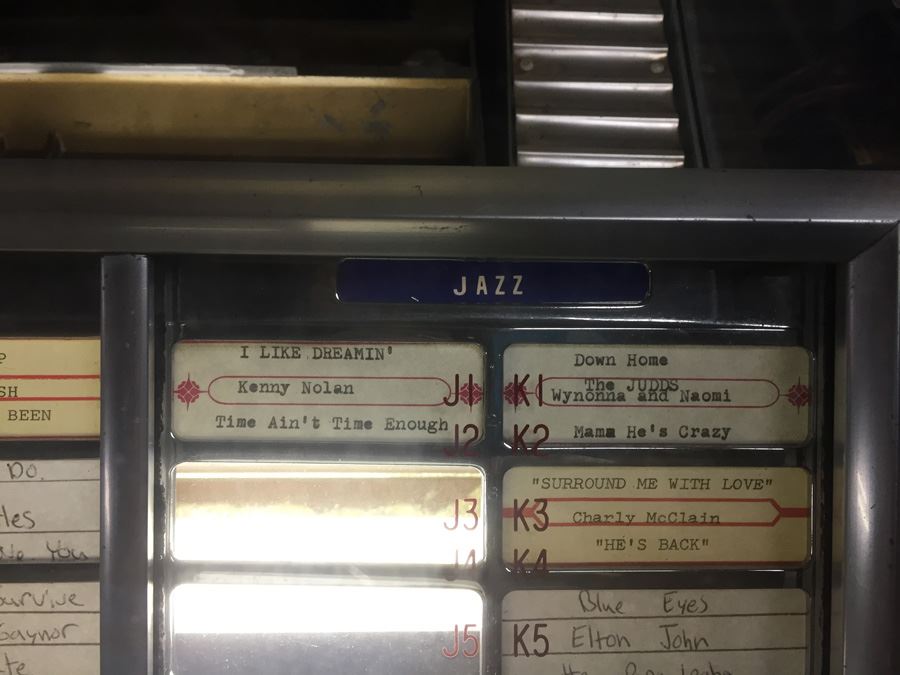 1954 Seeburg Jukebox - Working - One Of The Most Sought-After 50’s Jukeboxes - 100 Selections - Estimate is $7,000 Fully Restored [Photo 17]