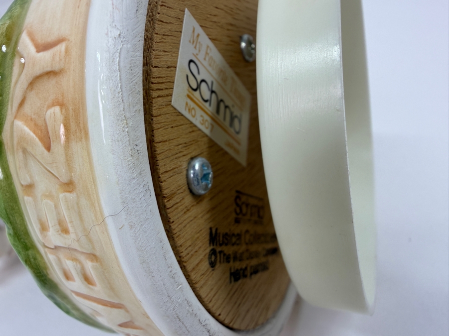 Just Added - Vintage 1980s Schmid Disney Snow White And The Seven Dwarfs Sneezy Hand Painted Rotating Ceramic Music Box Made In Japan 6.75'H [Photo 5]