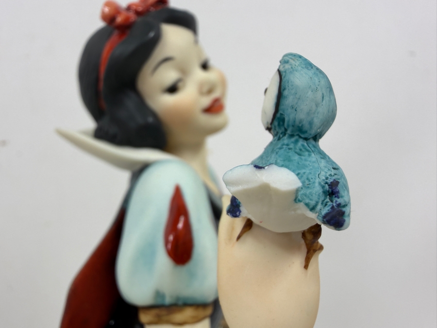 Just Added - Giuseppe Armani Florence 1993 Walt Disney’s Snow White With Blue Bird Hand Painted Porcelain Figurine On Wood Base Model 0209C 10'H [Photo 5]