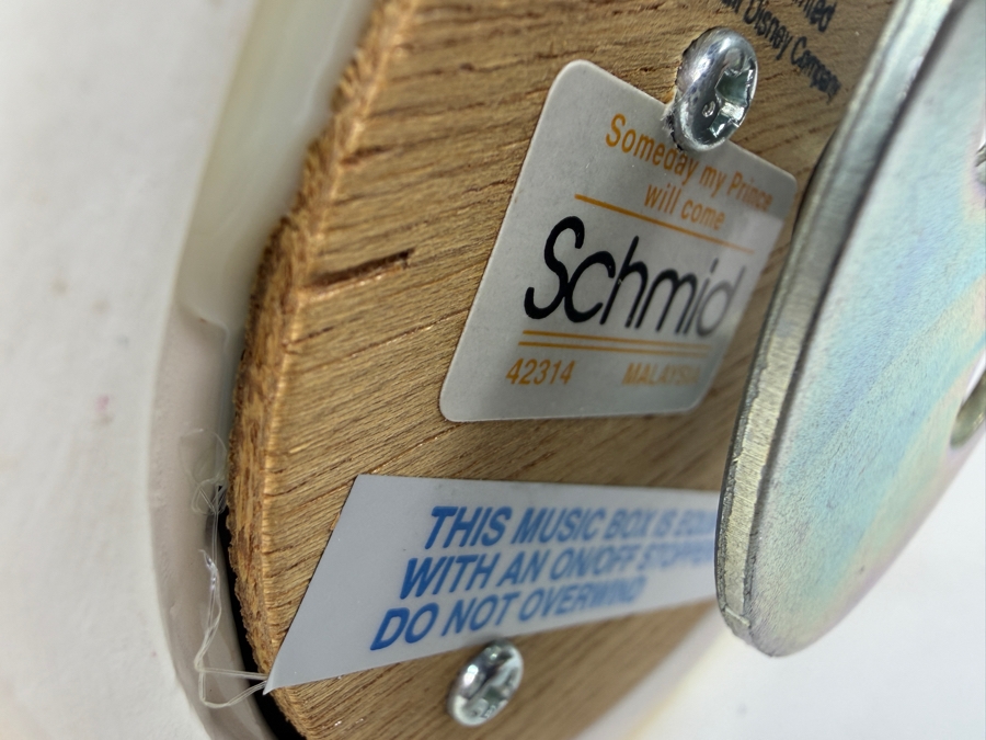 Just Added - Vintage 1980s Schmid Disney Snow White Rotating Porcelain Music Box Figurine Plays Someday My Prince Will Come Made In Japan 8'H [Photo 8]